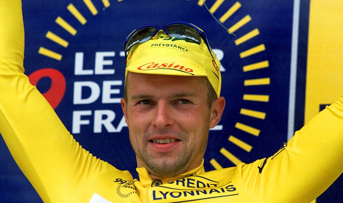 Jaan Kirsipuu tõmbab selga Tour de France’i kollase liidrisärgi. On aasta 1999.