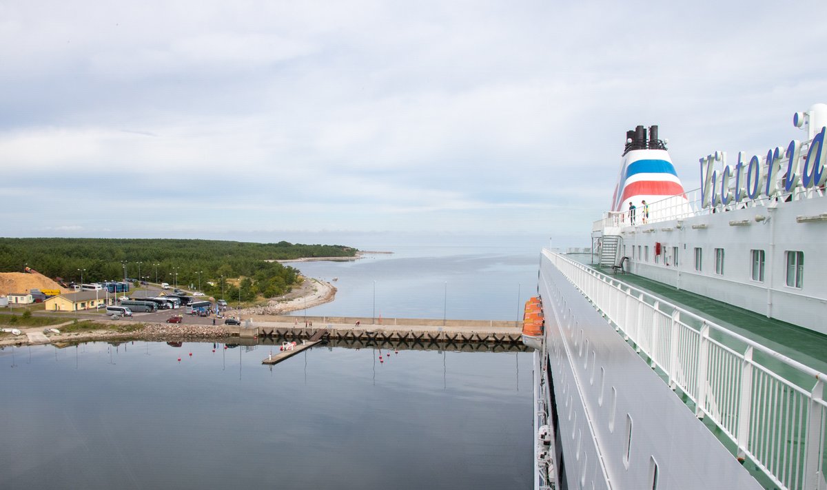 Victoria I Saaremaa sadamas , Helsingi-Saaremaa sadam
