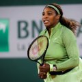 Serena Williams tunneb French Openi pooleli jätnud Naomi Osakale kaasa