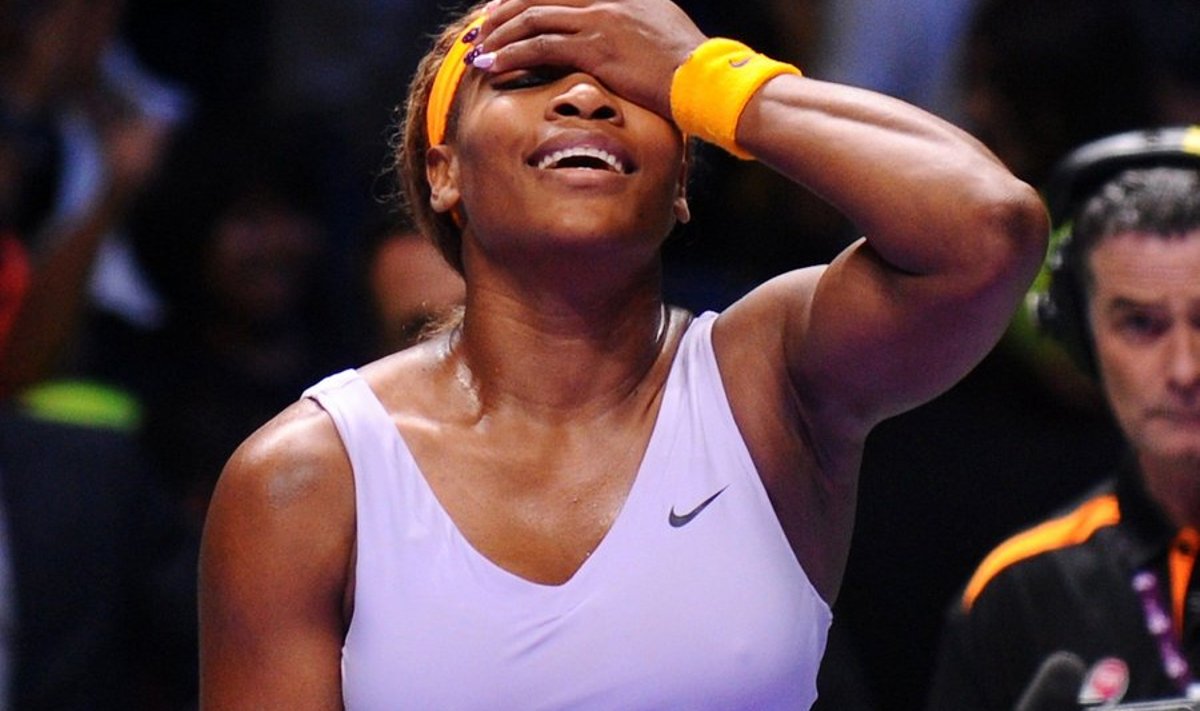 Serena Williams aastalõputurniiri finaalis Li Nad võites.