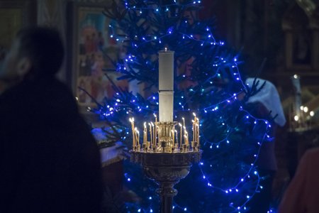 Nevski katedraalis tähistati Vene õigeusu kombe kohaselt jõuluaja saabumist.