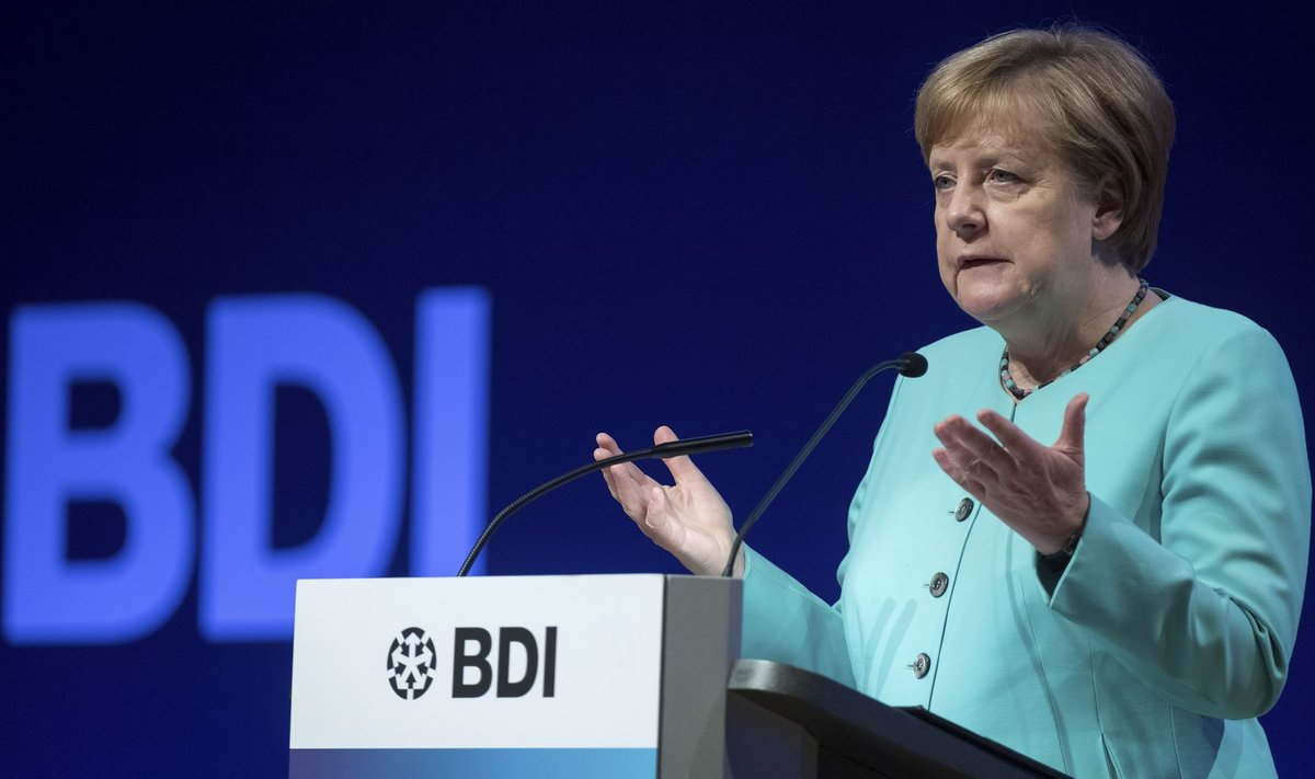 Saksamaa liidukantsler Angela Merkel kõne pidamas  tööstuskonverentsil "Tag der Industrie"