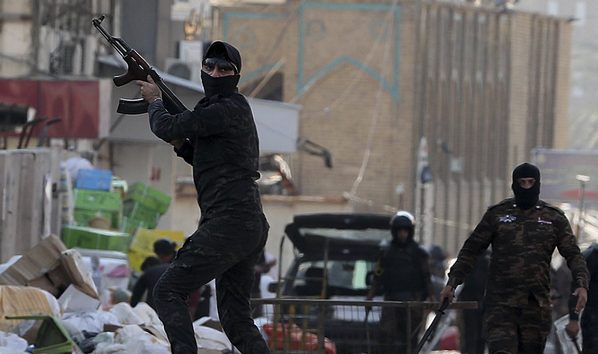 Iraagi julgeolekujõud kasutavad protestijate vastu lahingumoona, kuid rahutused jätkuvad.