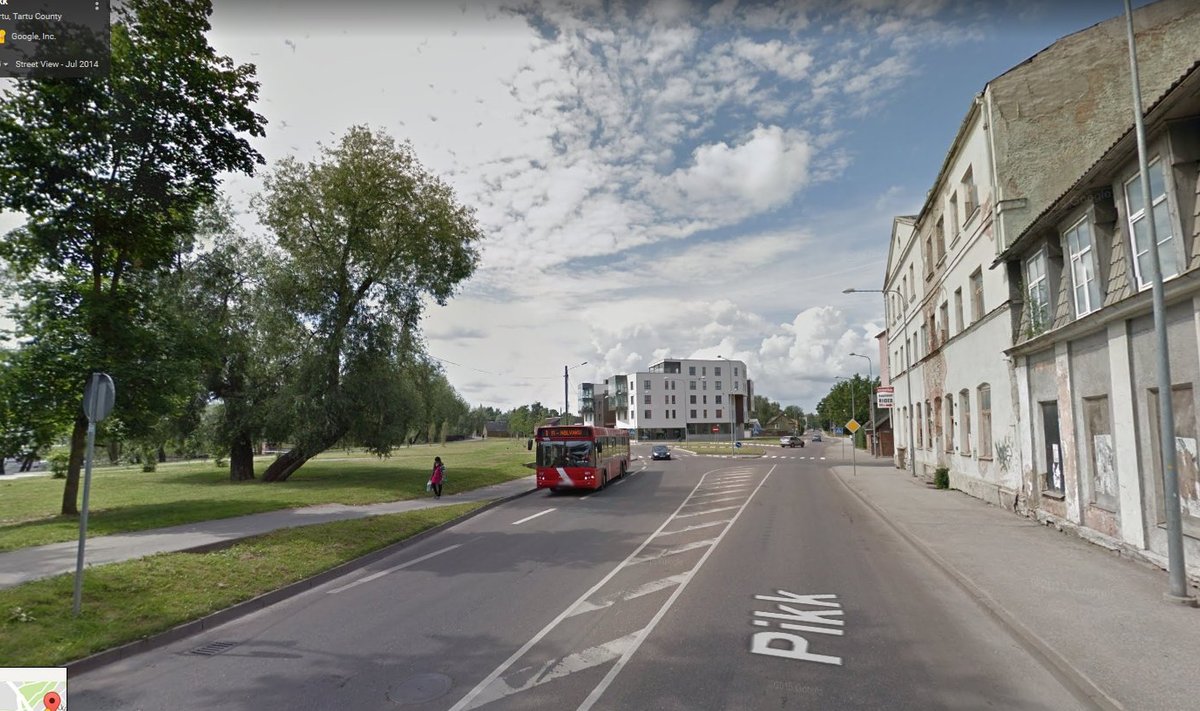 Tartu, Pikk 60 juures (Google Street View ekraanitõmmis)