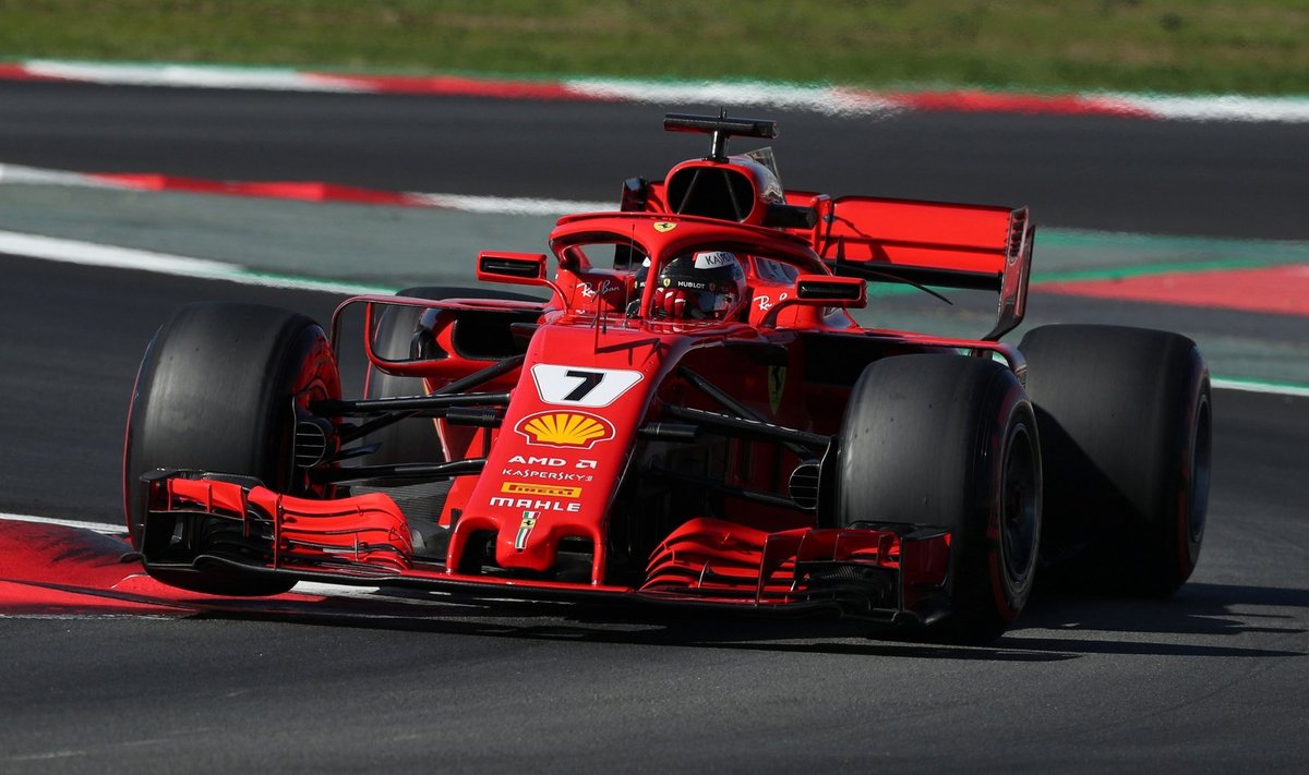 Kimi Räikkönen testisõidul Barcelonas
