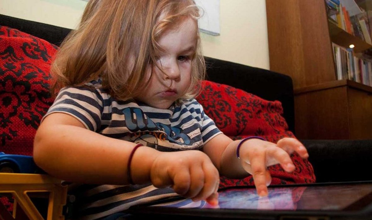 „Probleem on selles, et sageli ostab vanem arvuti või iPadi koju, paneb lapse sinna taha istuma, et vaata, mida sa sellega teha oskad, ja kui hätta jääd, kutsu naabripoiss appi.” (Foto: Ester Vaitmaa)