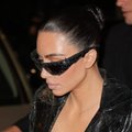 VIDEO | Kim Kardashiani krabisev kostüüm on muutunud naljanumbriks, ent ta võtab seda ka ise huumoriga