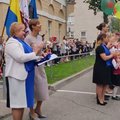 VIDEO ja FOTOD | Kooliaasta algas Narvas Heldur Karmo "Õnnesoovide" saatel klassijuhatajate tantsuga. Aktusel osales ka president Kaljulaid