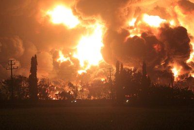 Põleng Indoneesias Balongani naftarafineerimistehases.