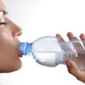 Plastikpudelis müüdavaid jooke tasub vältida