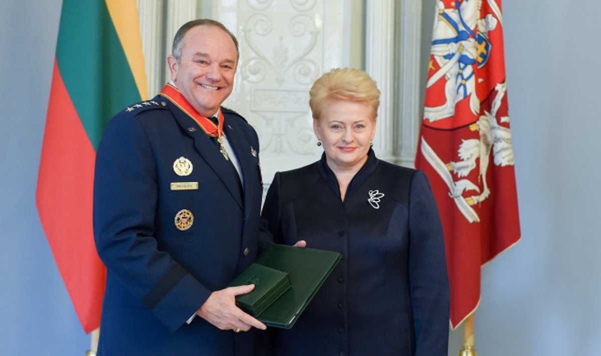 Kindral Breedlove’i päev Baltimaades tõi talle kaks ordenit. Kõigepealt Leedust...