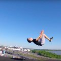 VIDEO | Võimsad hüpped ja vinged saltod! Eesti noormees näitab videos oma parkuurioskuseid