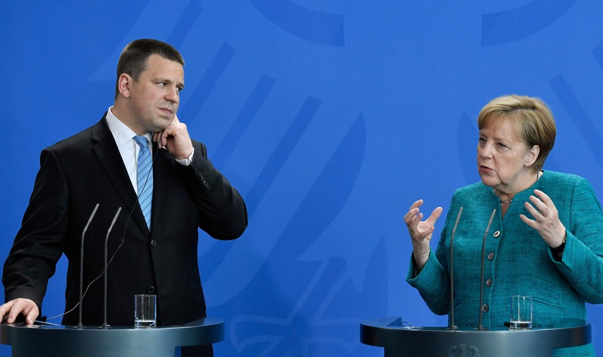 Saksamaa liidukantsler Angela Merkel ja peaministr Jüri Ratas täna Berliinis pressikonverentsil.