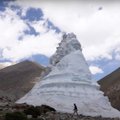 Зачем жители северной Индии строят 30-метровые ледяные башни