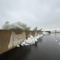 ФОТО | Порт Сааремаа завалило огромными ледяными глыбами