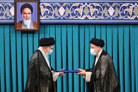 Hukkunud Iraani presidenti peeti ajatolla Khamenei võimalikuks järglaseks