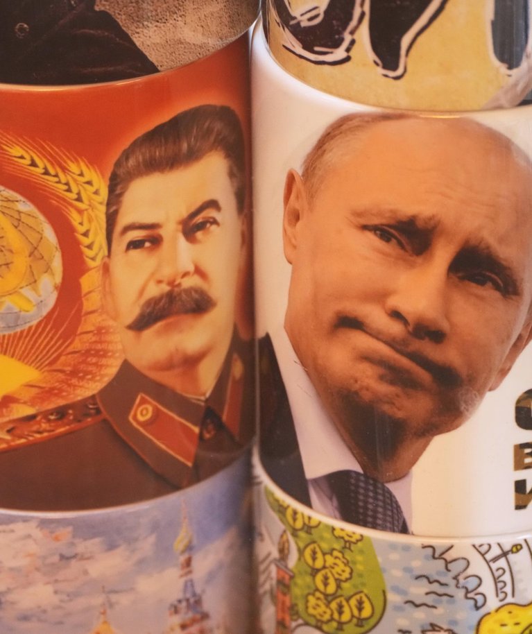 Stalini ja Putini piltidega tassid