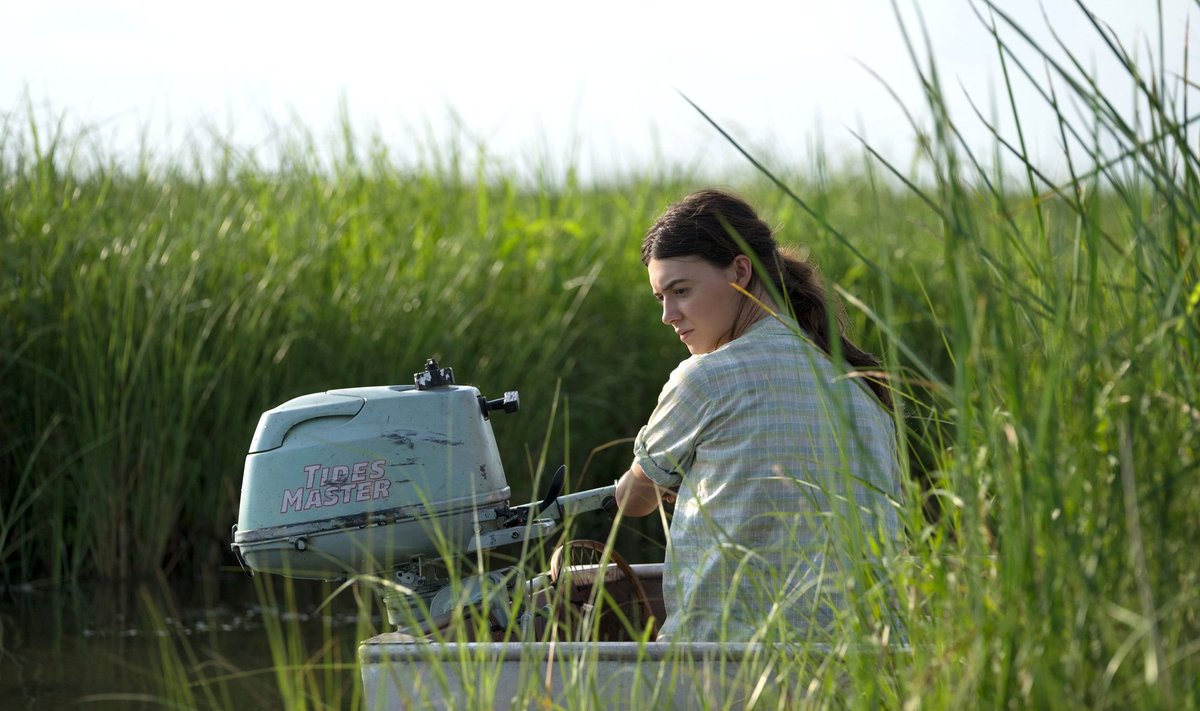 Paduratüdruk Kya. Raamat ja film uurivad, milline on tema seos mõrvaga.
