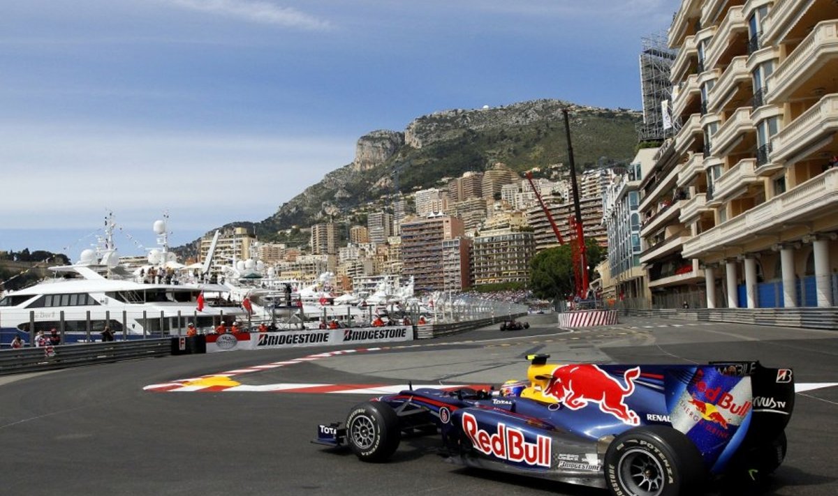 Red Bull Formula One driver Mark Webber of Australia takes a curve during the third practice session of the Monaco F1 Grand Prix in Monte Carlo May 15, 2010. The race will take place on Sunday. REUTERS/Giampiero Sposito (MONACO - Tags: SPORT MOTOR RACING)