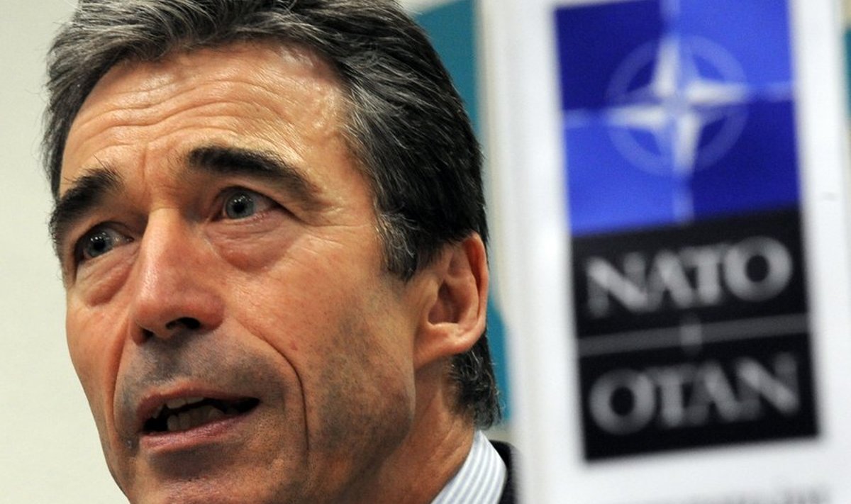 NATO Secretary-General Anders Fogh Rasmussen speaks during his news conference in Moscow on December 17, 2009. NATO chief Anders Fogh Rasmussen on Wednesday asked Russia to supply helicopters for the conflict in Afghanistan, after talks aimed at ending Moscow's rift with the transatlantic alliance. AFP PHOTO / YURI KADOBNOV