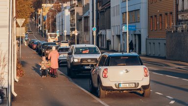 Uuring: Tartu peaks tõstma parkimise hinda ja vähendama parkimiskohti