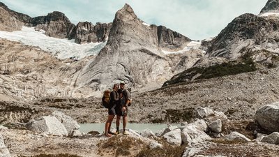 GPT rajale jäävad paigad, mis justkui meenutavad maailmakuulsat Torres del Paine rahvusparki, ent ei ole seda: pildil on Torres del Avellanos, mis asub palju rohkem põhja pool. Siin ei ole rahvusparki ega matkaradasid, sest turism pole siia veel lihtsalt jõudnud. See tähendab aga ka seda, et matkaja peab ise omal jõul hakkama saama.