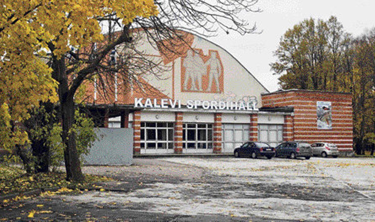 Muinsuskaitse alla kuuluva Kalevi spordihalli, kus eestlased on saavutanud arvukalt rahvuslikku uhkust tõstnud võite, loodab spordiselts tagasi osta.