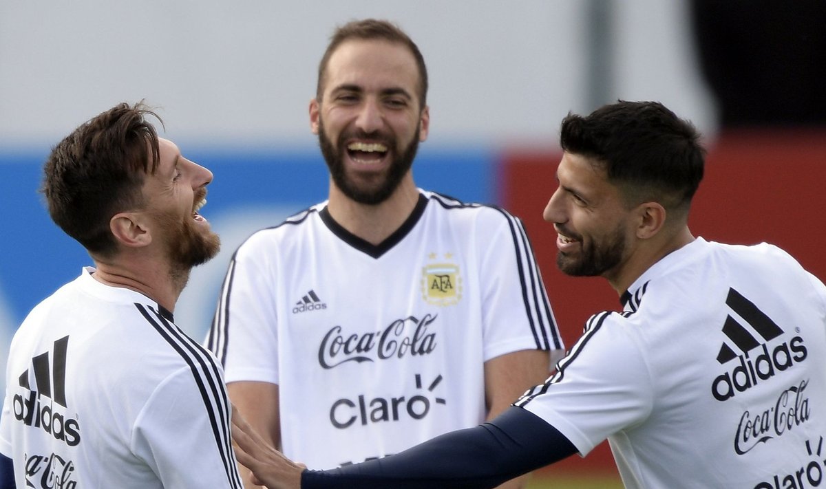 Argentina koondises peaksid väravate eest peamsielt hoolitsema Lionel Messi (vasakult), Gonzalo Higuain ja Sergio Agüero. Praegu on kõik aga sisuliselt Messi kanda.