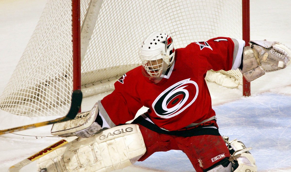Arturs Irbe Caroline Hurricanesi vormis.