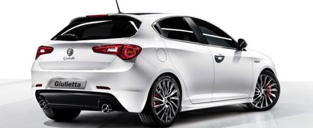 Alfa Romeo Giulietta sai laines küljejoone ja tõsisema pilguga tagatuled