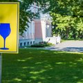 DELFI FOTOD: Linn pani Toompeale ja Kadriorgu üles alkoholi tarbimist lubavad märgid