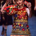 FOTOD: Dolce & Gabbana moe- show 'l tegid modellid laval selfie' sid