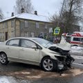 VIDEOD JA FOTOD | Viljandis põrkasid kokku kiirabiauto ja sõiduauto, viga sai neli inimest