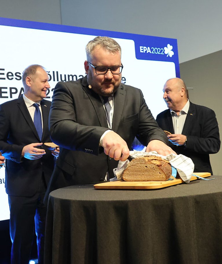 Uudseleiba lõikab Eesti põllumajandus-kaubanduskoja juhatuse esimees Roomet Sõrmus