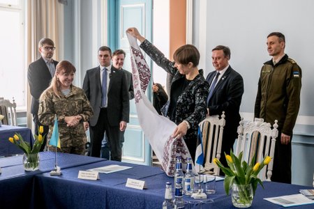 President Kersti Kaljulaid Seli tervisekeskuses