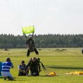 FOTOD: Missiooniveteranid sooritasid langevarjuga tandemhüppeid