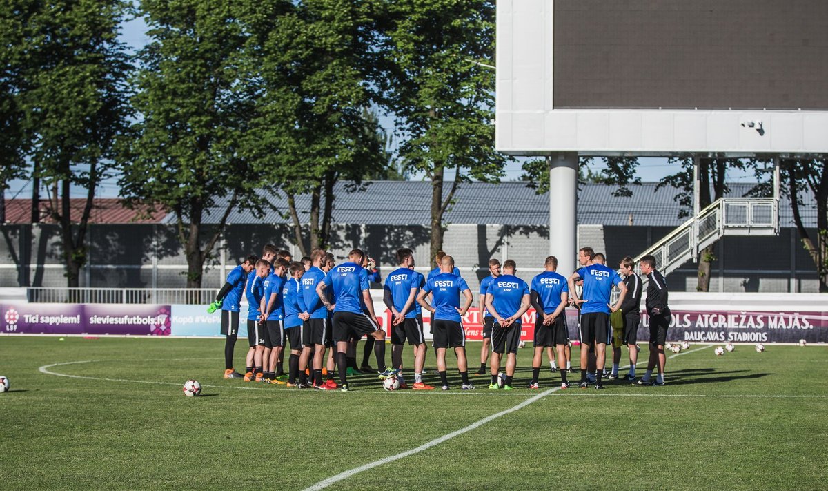Eesti koondise mängueelne treening Daugava staadionil