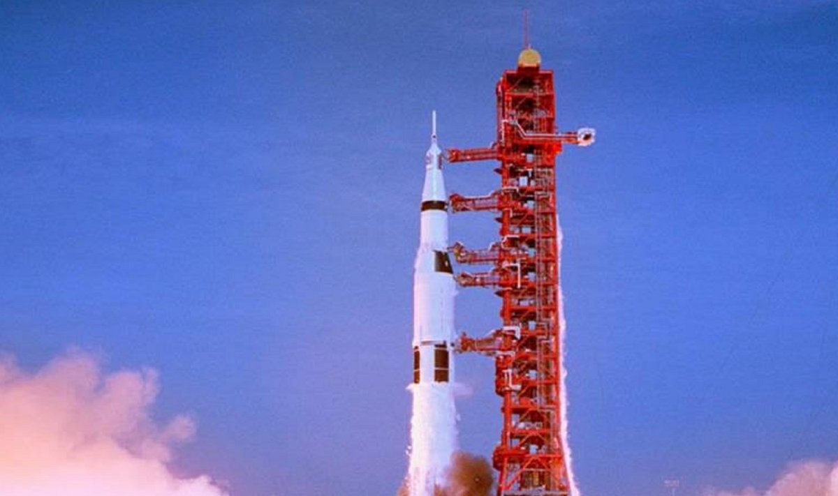 "Apollo 11"