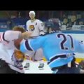 ВИДЕО: Кровь на льду: кулачный бой в чемпионате КХЛ