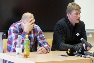 Anti Saarepuu ja Karel Tammjärv pressikonverentsil Seefeldis 