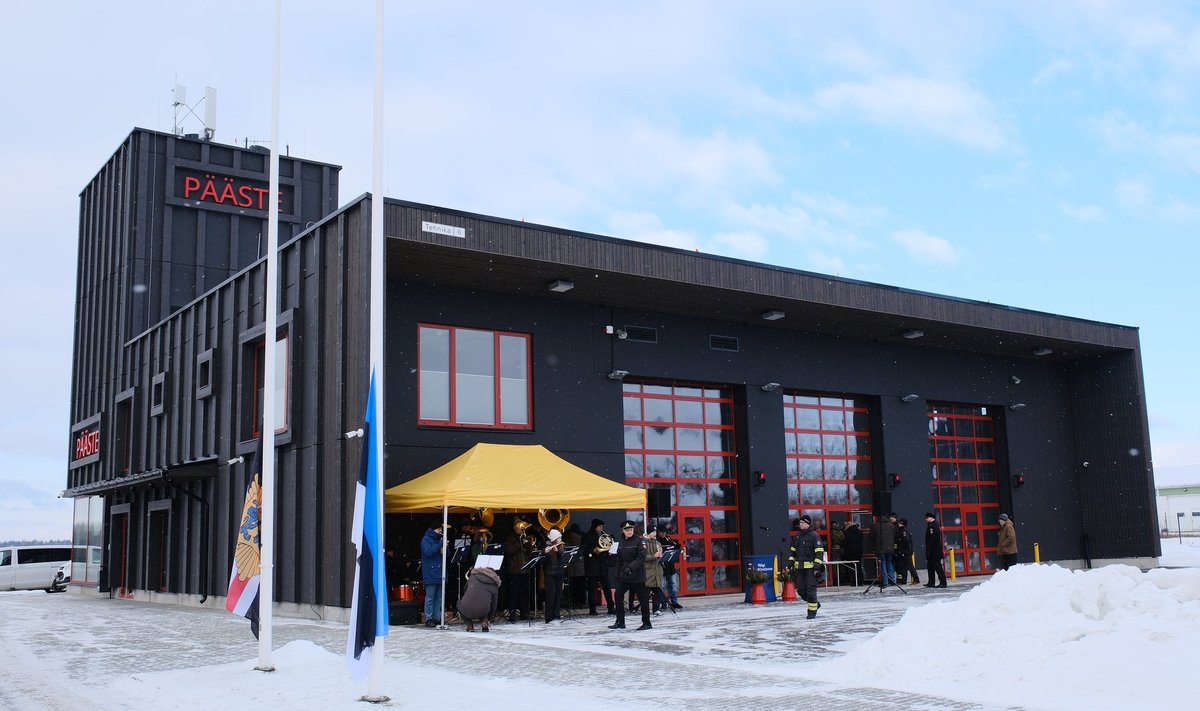 Ligi 1044 m² suuruse Türi päästekomando projekteeris Kuubik Projekt OÜ ja ehitushanke võitis Tartu ehitusfirma AS EVIKO.