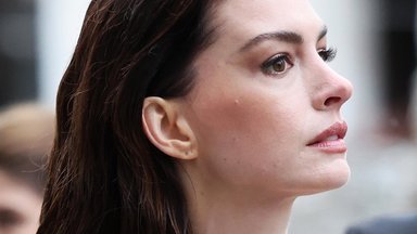 FOTOD | Näitlejatar Anne Hathaway kandis maailmakuulsa juveelibrändi esitluspeol imekaunist disainerkleiti