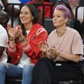 Maailma parim naisjalgpallur kihlus WNBA tähtmängijaga