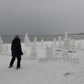 ФОТО И ВИДЕО | „Хотел сделать всем приятно“. Таллиннец построил на пляже Пирита сказочный ледовый городок!