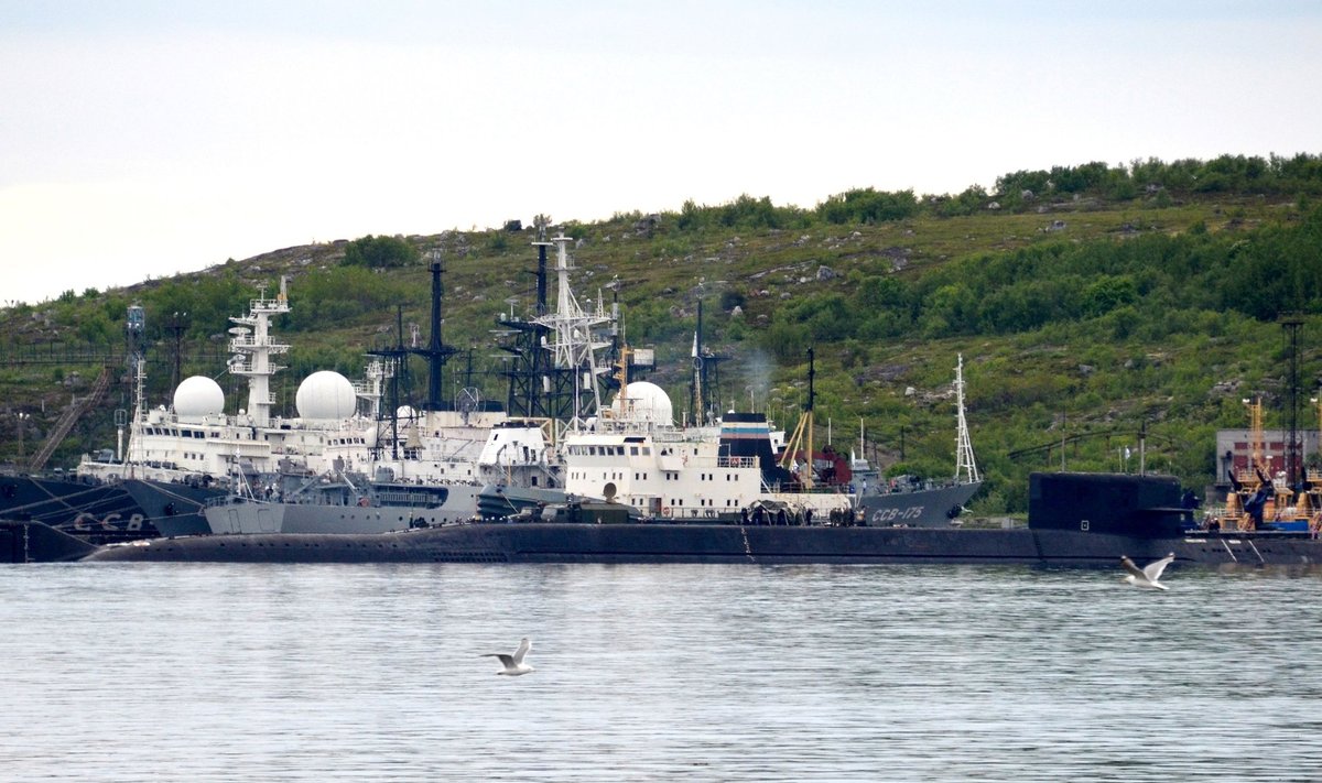 Tundmatu Venemaa allveelaev Severomoski sadamas 2. juulil.