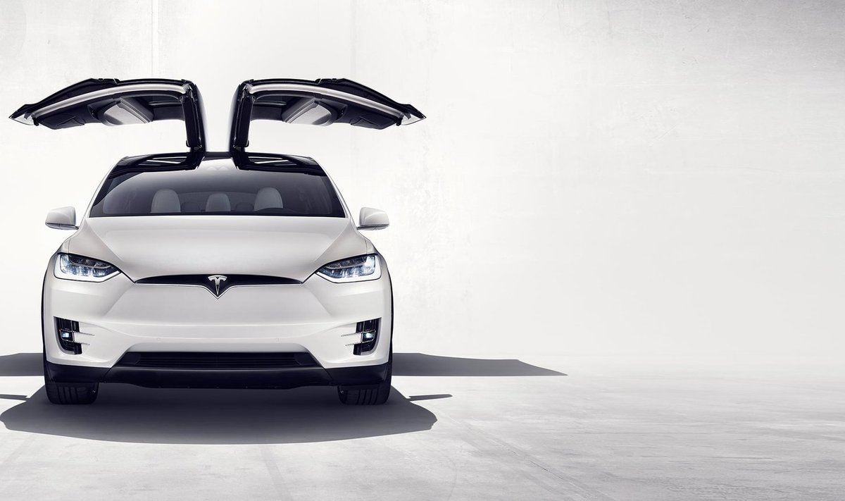 Tesla uus linnamaastur Model X