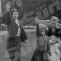 Avaldati video natsitervitust tegevast kuningannast