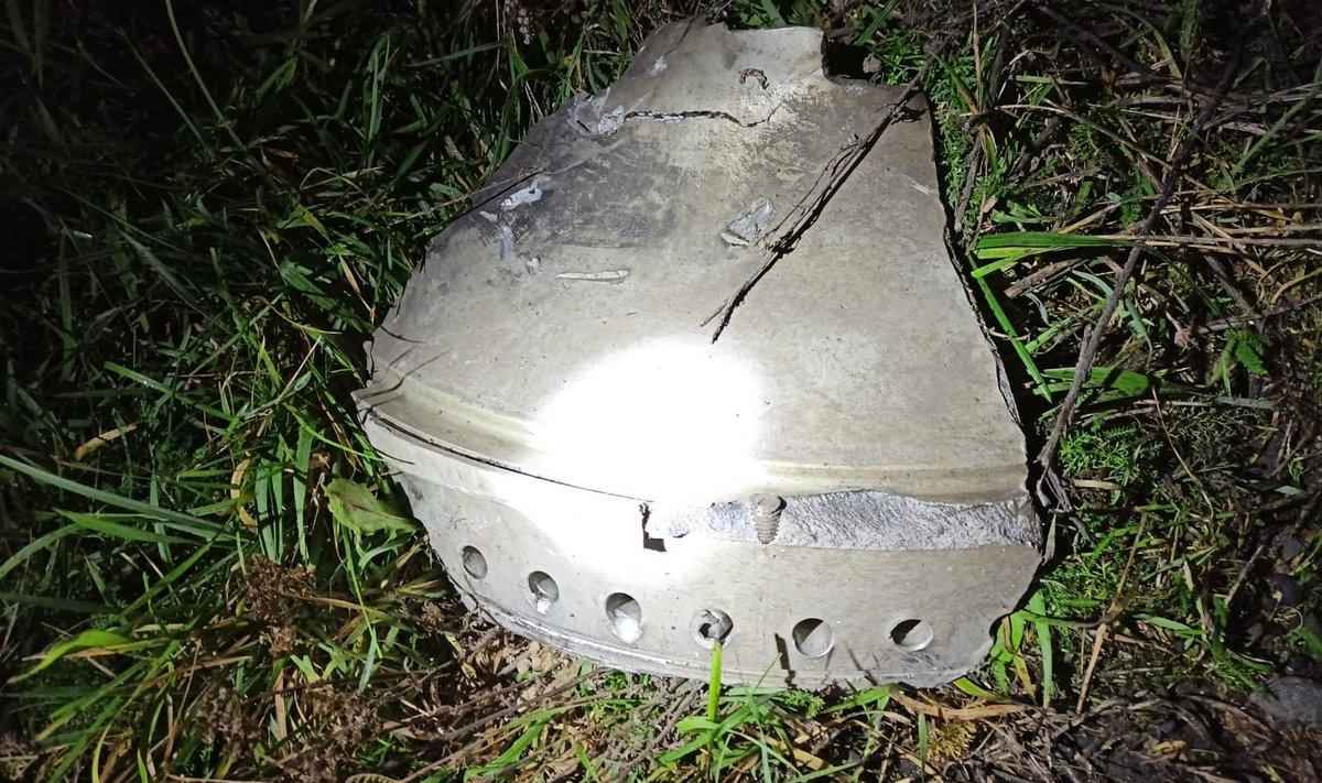 5V55 raketi mootoriploki osa, mis leiti Poolas sündmuskohalt
