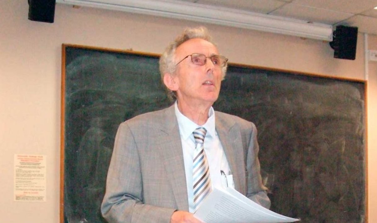 Peter Burke: 64aastane briti ajaloo­professor on tänapäeva kultuuriajaloo silmapaistvamaid teoreetikuid ja kümnete raamatute autor. (wikipedia.org)