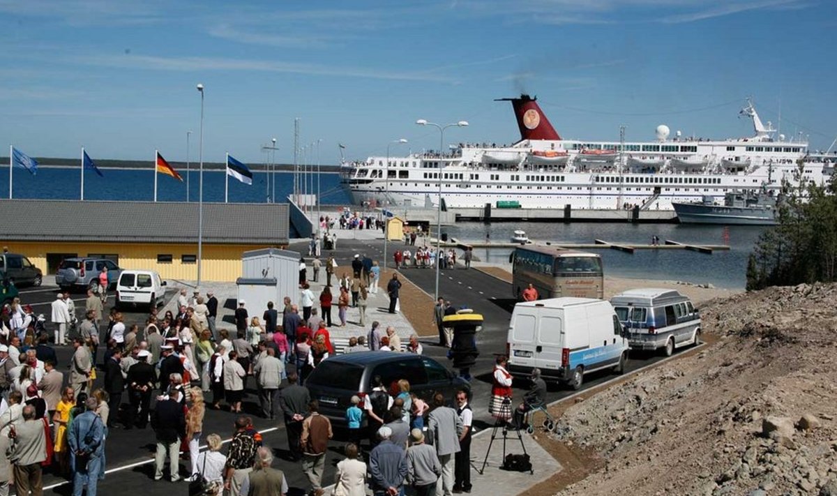 Mullu Saaremaa sadamas nähtud haruldane ristluslaev. (Foto: Delfi)